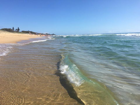 NEW UPMARKET COMFORTABLE 2 Bed, 2 Bath, OCEAN VIEWS, 250m To BUDDINA BEACH! - Tweed Heads Accommodation 0
