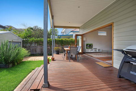 Newcastle Executive Homes - Cooks Hill Cottage - Tweed Heads Accommodation 1
