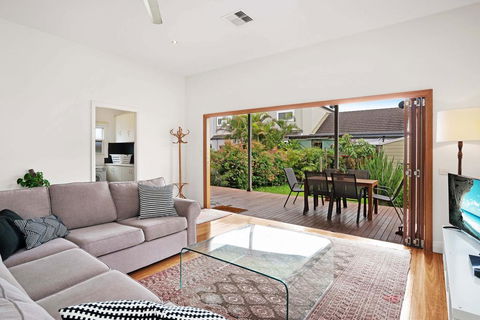 Newcastle Executive Homes - Cooks Hill Cottage - Tweed Heads Accommodation 0