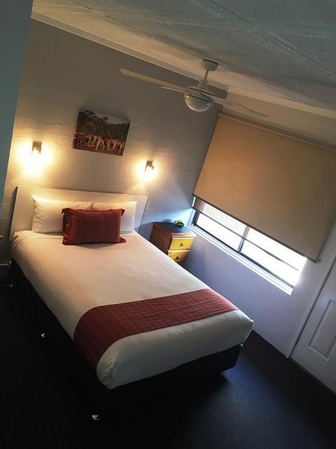 Nicholas Royal Motel - No Pets Allowed - Tweed Heads Accommodation 3