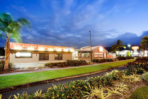 Nightcap At Balaclava Hotel - Tweed Heads Accommodation 2