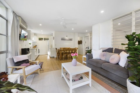 Noosa Heads Beach Comfort - Unit 3 Yaringa, 29 Noosa Drive - Tweed Heads Accommodation 1