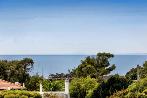 NORTH POINT RETREAT - MORNINGTON - Tweed Heads Accommodation 1