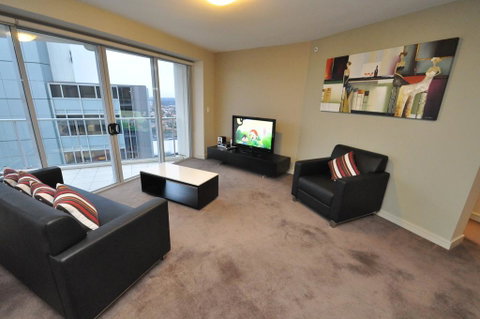 North Sydney Fully Self Contained Modern 2 Bed Apartment (2207BER) - Tweed Heads Accommodation 1