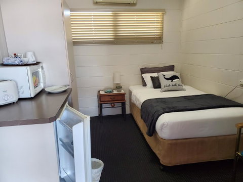 O'Sheas Windsor Hotel - Tweed Heads Accommodation 1