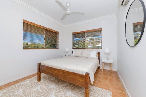 Ocean Breeze, Near Parks And Rowes Bay - Tweed Heads Accommodation 3