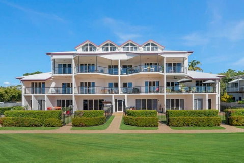 Ocean Breeze, Near Parks And Rowes Bay - Tweed Heads Accommodation 0