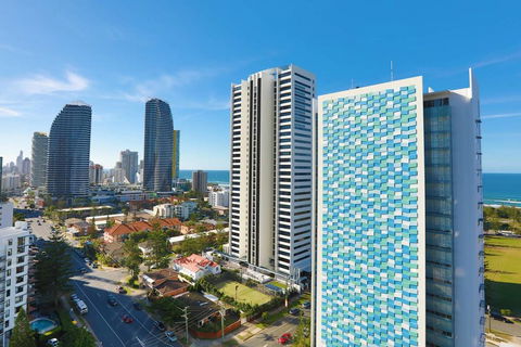 Ocean Views In The Heart Of Broadbeach - Tweed Heads Accommodation 1