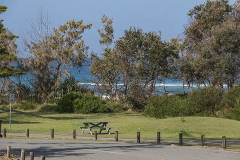 Oceanfront Beach House On Marine Parade - Tweed Heads Accommodation 2