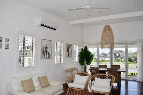 Oceanfront Beach House On Marine Parade - Tweed Heads Accommodation 1