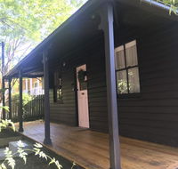 Old Railway Cottage - Tweed Heads Accommodation