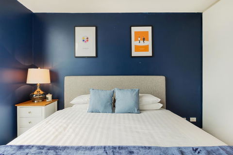 One-Bed Apartment With Balcony And Luna Park Views - Tweed Heads Accommodation 2