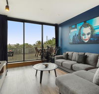 One-Bed Apartment With Balcony and Luna Park Views - Tweed Heads Accommodation