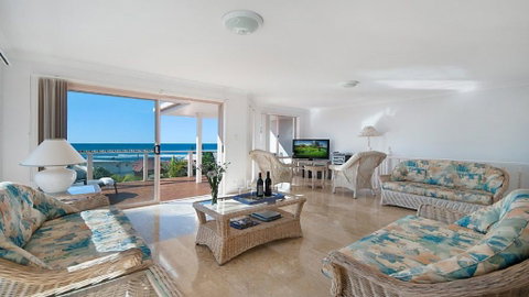 Pacific Rose - Winter Holiday Special - Tweed Heads Accommodation 2
