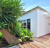 Palm Oasis - family friendly accommodation just a short walk to werri beach - Tweed Heads Accommodation