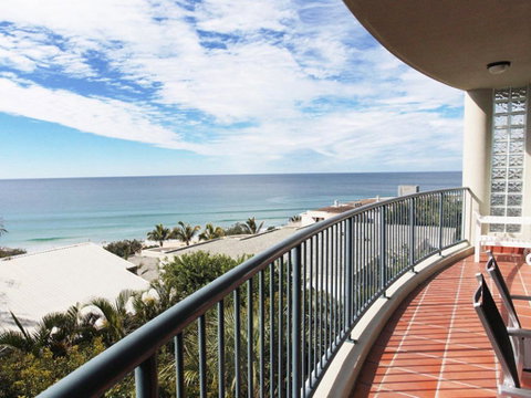 Panoramic Ocean Views Of Sunshine Beach Unit 5 Vista Pacific 12 Bryan Street - Tweed Heads Accommodation 0