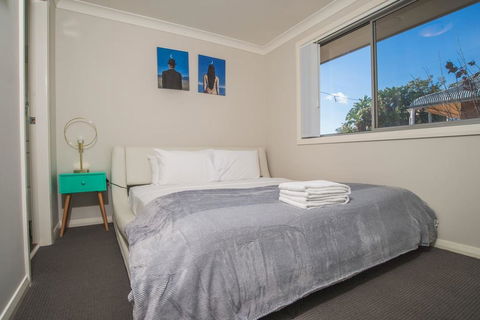 PEACEFUL 2Kingbed RootyHill Townhouse Near Station - Tweed Heads Accommodation 1