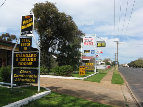 Peak Hill Golden Peak Budget Motel - Tweed Heads Accommodation 0