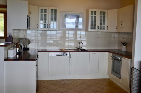 Pelican Lagoon Cabin - Tweed Heads Accommodation 3