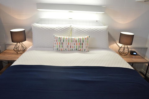 Penguin Seaside Motel - Tweed Heads Accommodation 1