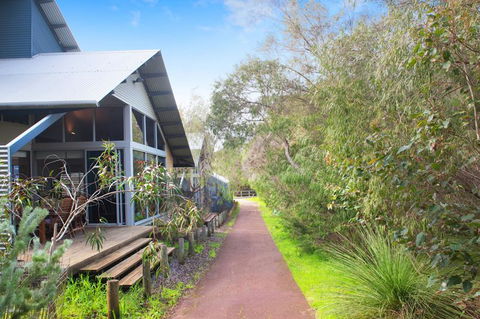 PEPPY TREE HOUSE - Tweed Heads Accommodation 0