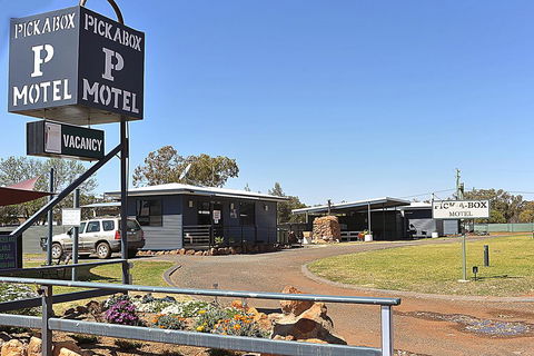 Pick A Box Motel - Tweed Heads Accommodation 1