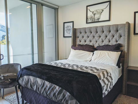 Presidential 3-bed 2-bath, Balcony, With Pool Included - Tweed Heads Accommodation 0