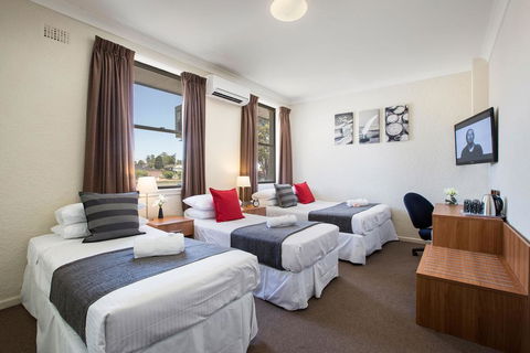 Pritchards Hotel - Tweed Heads Accommodation 2