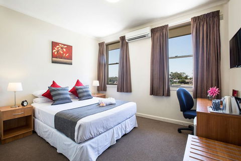 Pritchards Hotel - Tweed Heads Accommodation 0