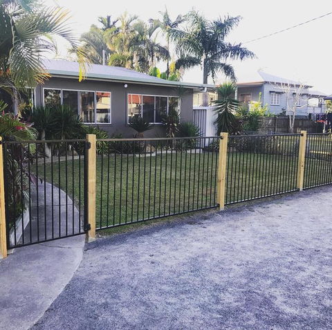 QUIRKY QUEENSLANDER 6 BEDROOM HOME - Tweed Heads Accommodation 0