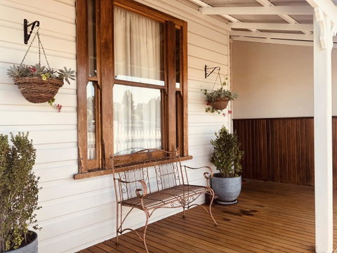 Railway Cottage - Tweed Heads Accommodation 0