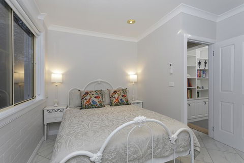 Rawson's Retreat - Five Bedroom Home - Walk CBD - Includes Breakfast - Tweed Heads Accommodation 3