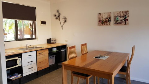 Red Ochre - Large 1BR With Private Courtyard - Tweed Heads Accommodation 1