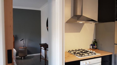 Red Ochre - Large 1BR With Private Courtyard - Tweed Heads Accommodation 3