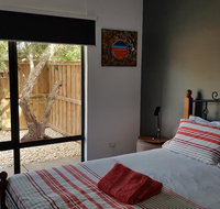 Red Ochre - Large 1BR with Private Courtyard - Tweed Heads Accommodation