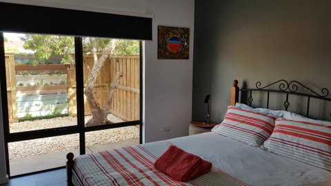 Red Ochre - Large 1BR With Private Courtyard - Tweed Heads Accommodation 0
