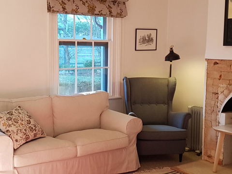 Redruth - 2 Bedroom Cottage Situated In Wandiligong - Tweed Heads Accommodation 2