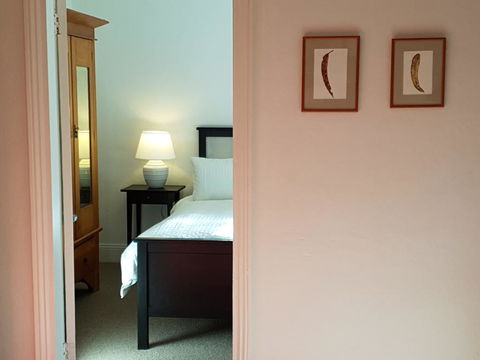 Redruth - 2 Bedroom Cottage Situated In Wandiligong - Tweed Heads Accommodation 1