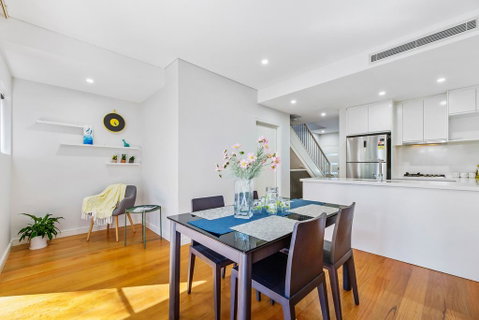 Relax In A Spacious & Modern Townhouse In Asquith - Tweed Heads Accommodation 2
