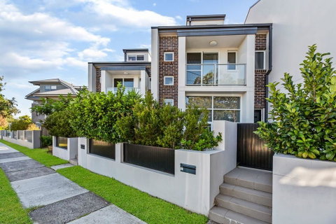 Relax In A Spacious & Modern Townhouse In Asquith - Tweed Heads Accommodation 0
