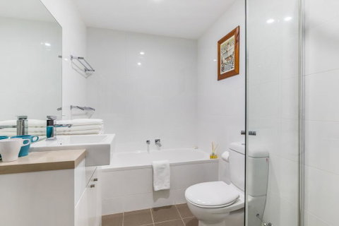 Relax In A Spacious & Modern Townhouse In Asquith - Tweed Heads Accommodation 1