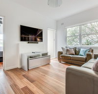 Renovated art deco flat close to city and harbour - Tweed Heads Accommodation