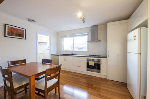Rent Melbourne - Tweed Heads Accommodation 0