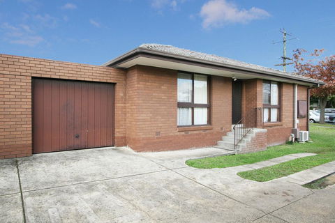 Rent Melbourne - Tweed Heads Accommodation 1