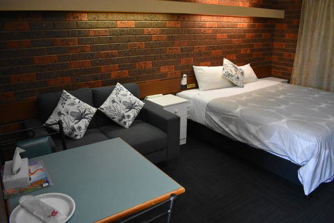 Riviana Motel - Tweed Heads Accommodation 0