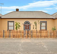 Robinson Cottage - Tweed Heads Accommodation