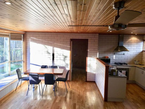 Romantic Getaway With Spa And Wifi - Pet Friendly - Tweed Heads Accommodation 3
