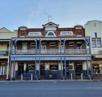 Royal Hotel - Tweed Heads Accommodation