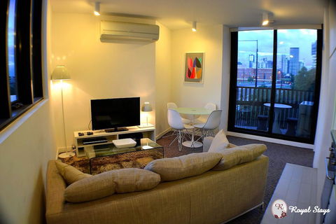 Royal Stays Apartments Melbourne - Docklands - Tweed Heads Accommodation 2