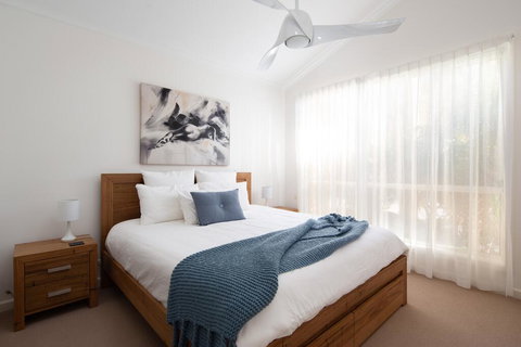 SAILS TWO - INVERLOCH - Tweed Heads Accommodation 1